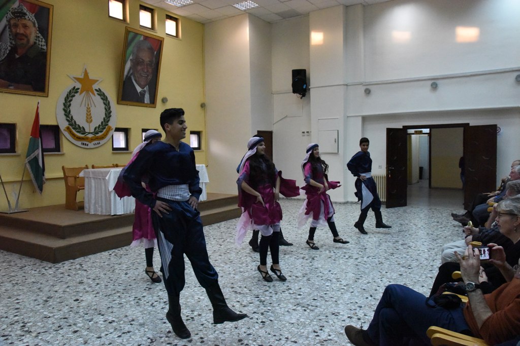نائب رئيسة بلدية بيت لحم وأعضاء المجلس البلدي يستقبلون وفدا من مانشستر البريطانية 