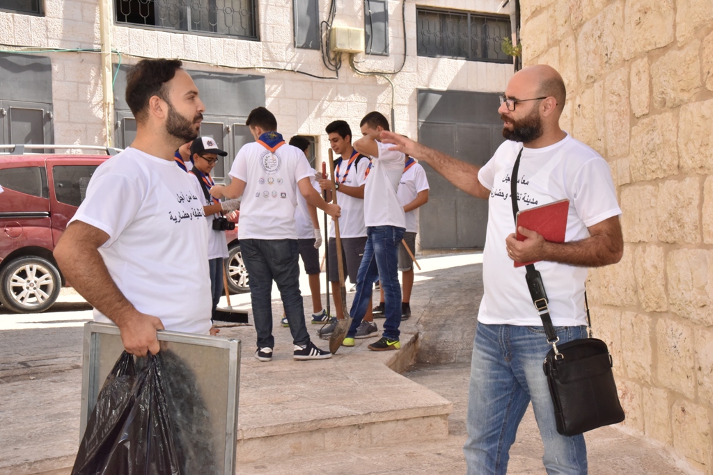 حملة تطوعية لتنظيف الأماكن السياحية والأثرية في بيت لحم تحت عنوان  (معا من أجل مدينة نظيفة وحضارية) 