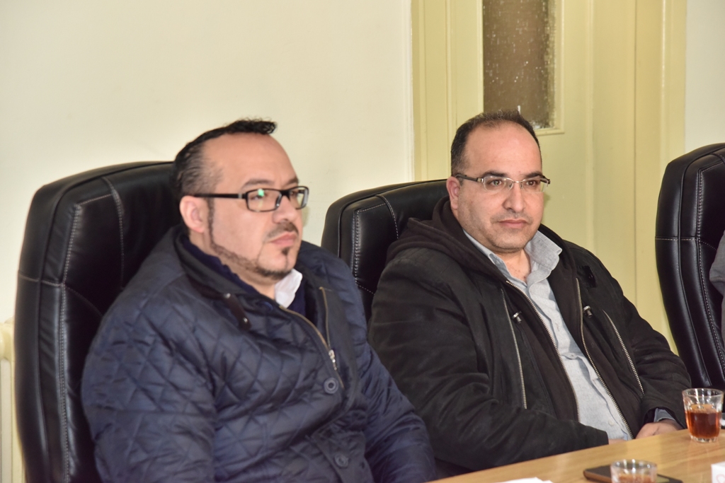 اجتماع مشترك بين لجنة التخطيط الإستراتيجي وفريق التخطيط الأساسي في دار البلدية لتقييم اللقاء المجتمعي الثاني 