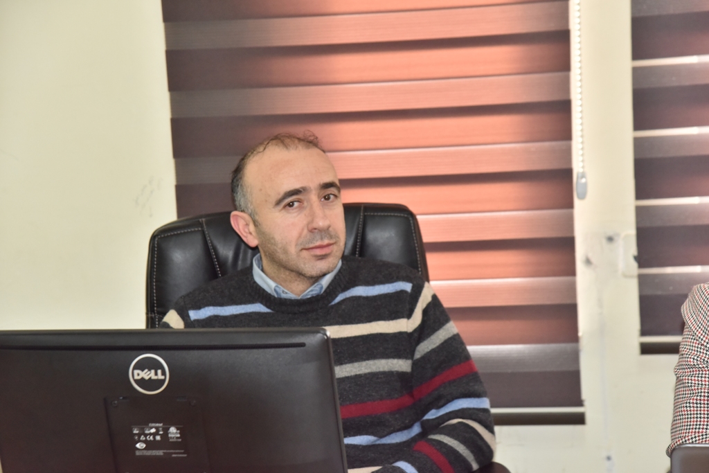 اجتماع مشترك بين لجنة التخطيط الإستراتيجي وفريق التخطيط الأساسي في دار البلدية لتقييم اللقاء المجتمعي الثاني 