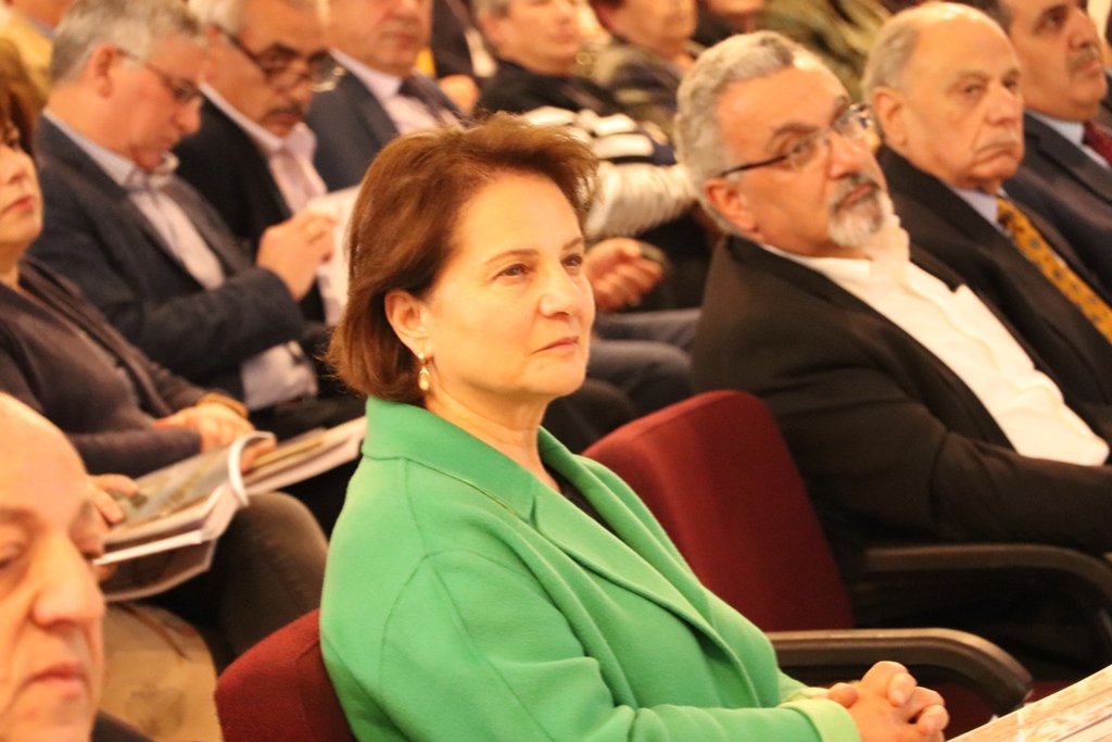  المؤرخ خليل شوكة يطلق كتاب (بيـــــت لحم و سجل 366) و كتاب (القصور والمباني التقليدية الفخمة في بيت لحم) في مركز السلام بيت لحم 