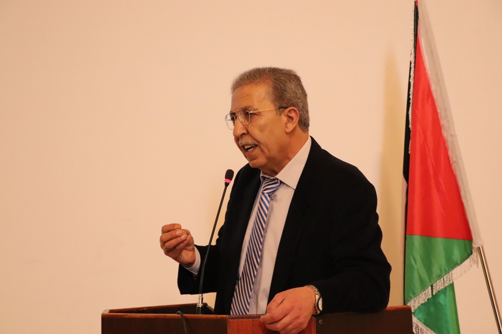  المؤرخ خليل شوكة يطلق كتاب (بيـــــت لحم و سجل 366) و كتاب (القصور والمباني التقليدية الفخمة في بيت لحم) في مركز السلام بيت لحم 