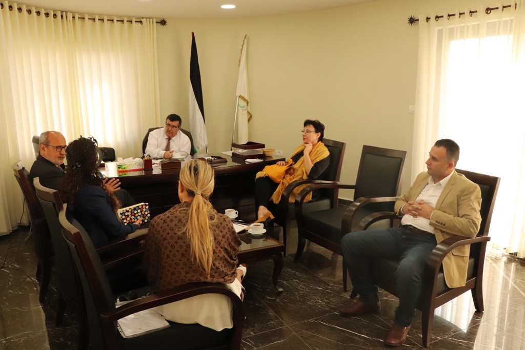  بهدف بحث سبل التعاون المشترك  رئيس بلدية بيت لحم يستقبل مستشار التعاون الثقافي والملحق الثقافي في القنصلية الفرنسية العامة في القدس