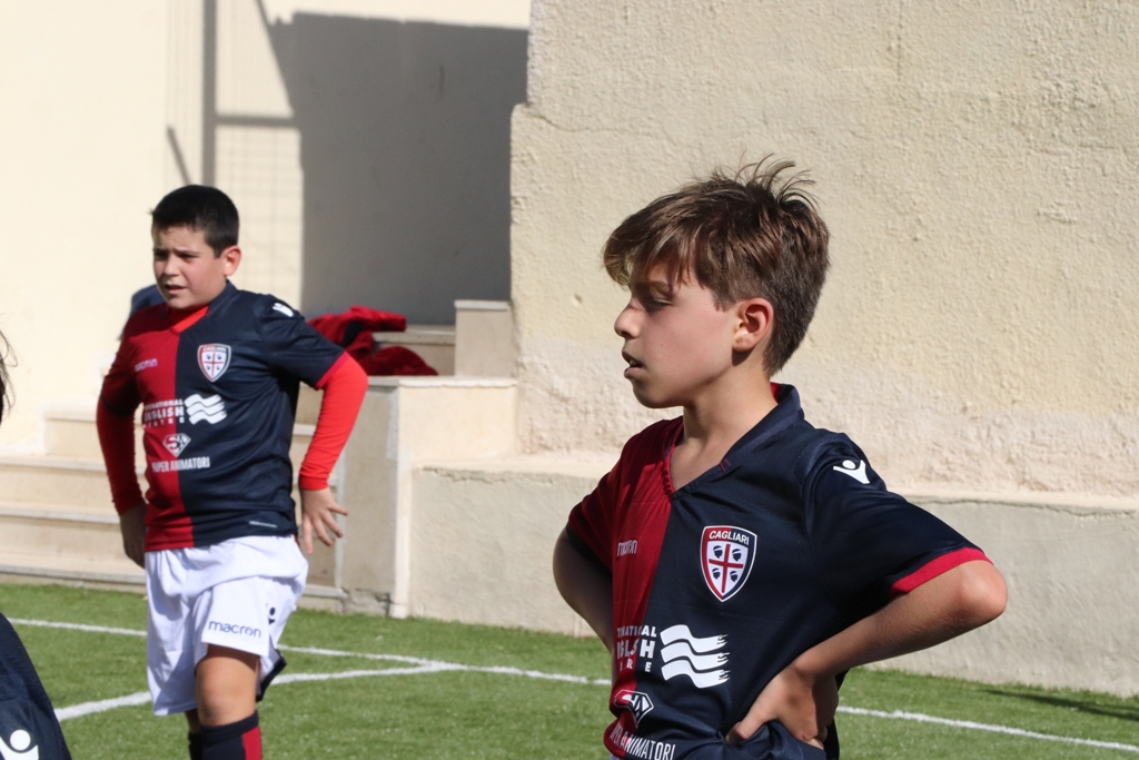 توقيع اتفاقية توأمة بين بلديتي بيت لحم وفربانيا الإيطالية ضمن فعاليات كأس عيد الميلاد للسلام في ملعب دافيدي استوري في بيت لحم
