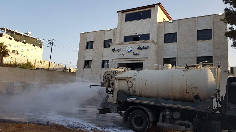 بالتعاون مع لجان المخيمات والهيئات المحلية: بلدية بيت لحم استنفار يومي في مواجهة فايروس كورونا يتعدى حدود المدينة
