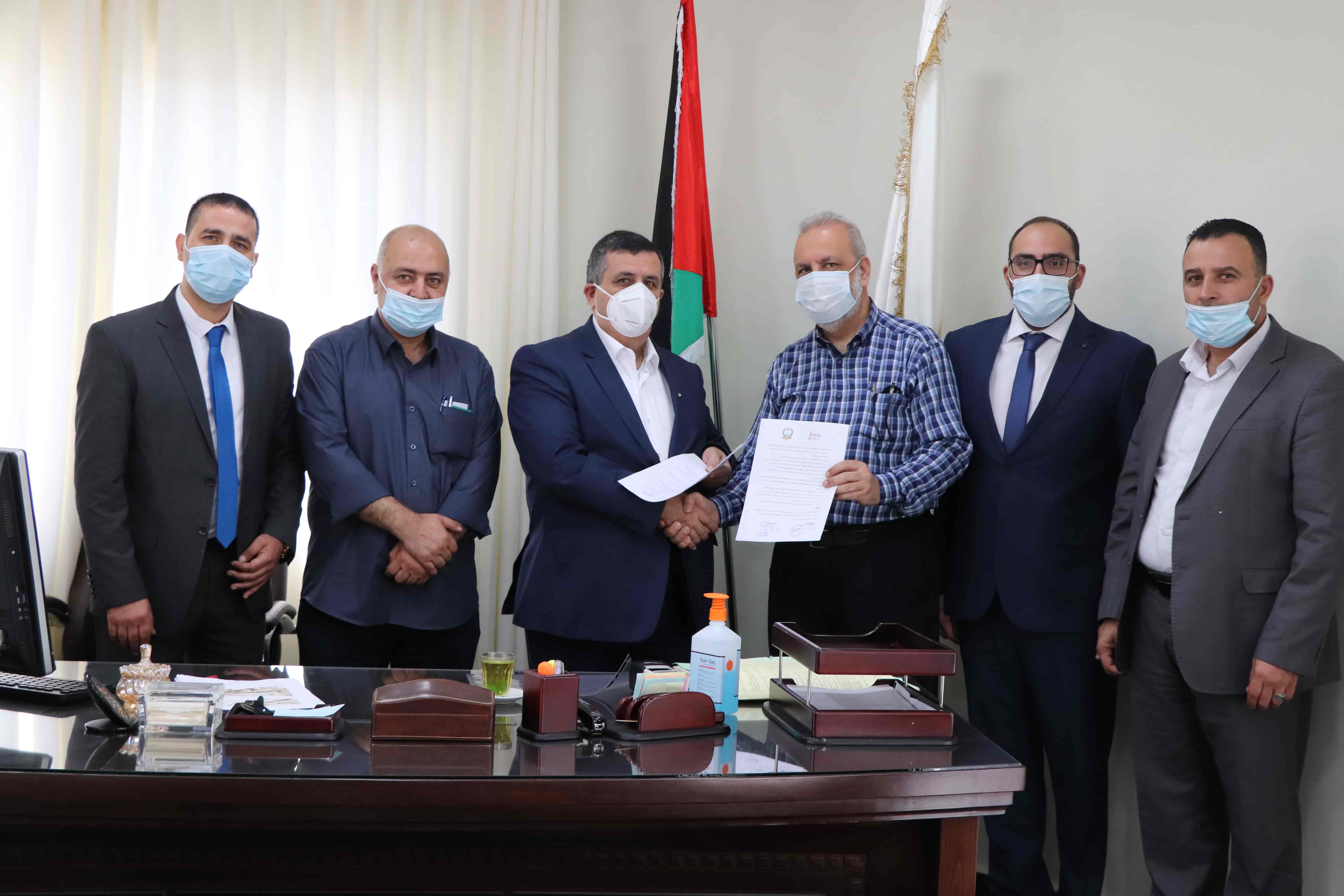 بلدية بيت لحم ومختبرات مدلاب توقعان إتفاقية تعاون لتقديم خدمات الفحوصات المخبرية الطبية