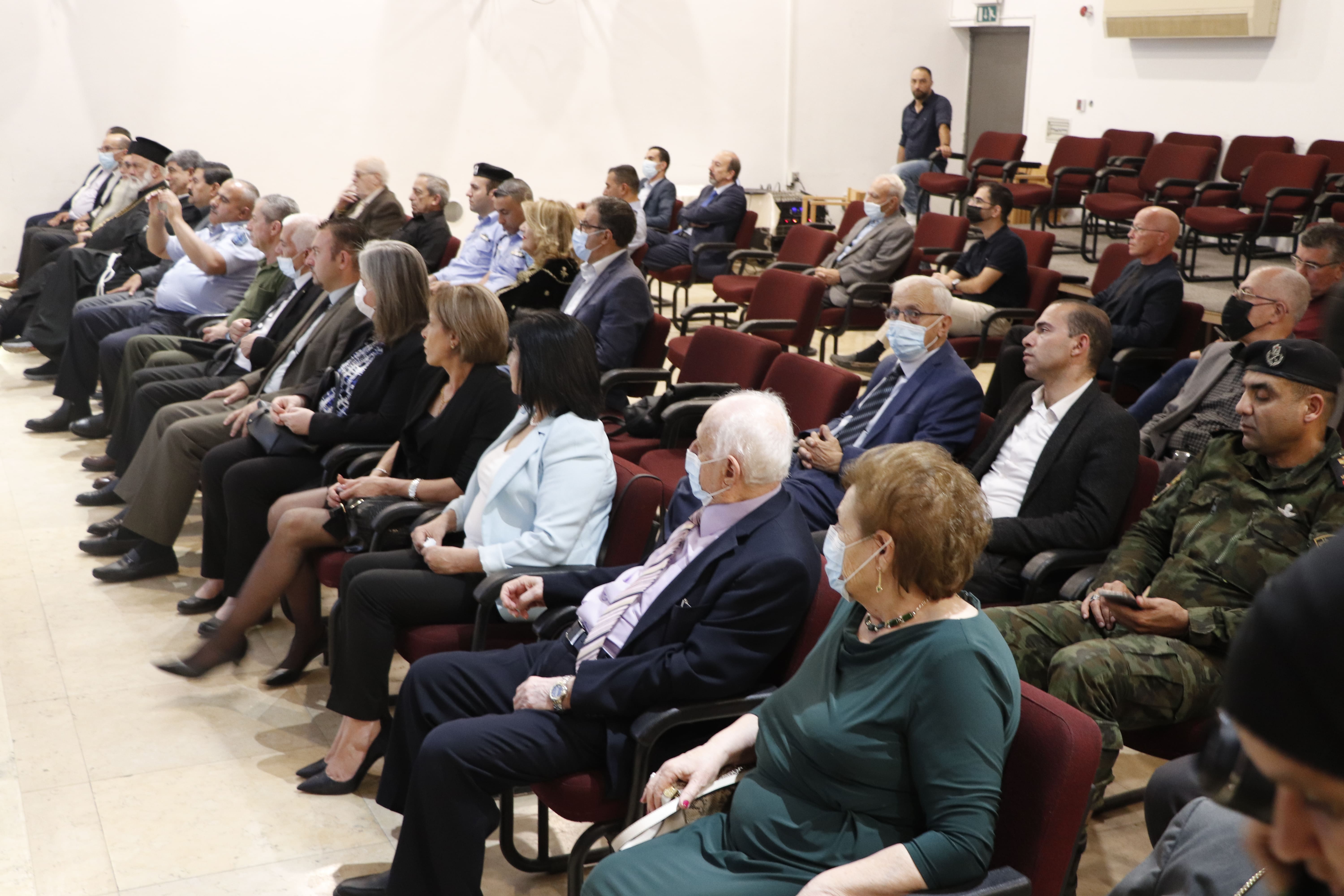 تقديراً لجهوده في تعزيز العلاقات الفلسطينية الإيطالية:  رئيس الجمهورية الإيطالية يمنح رئيس بلدية بيت لحم وسام نجمة إيطاليا