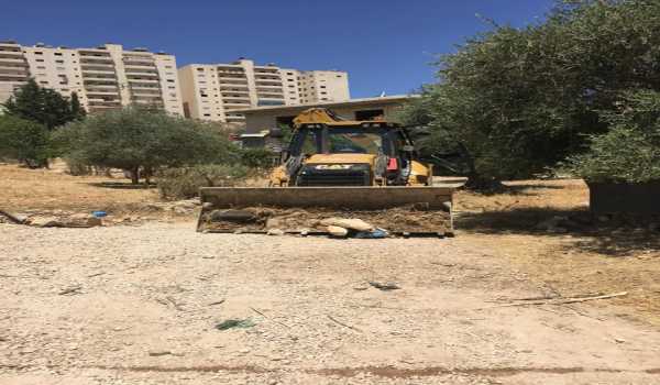 بدأ أعمال الشق والتوسعة لشارع واد مسلم 