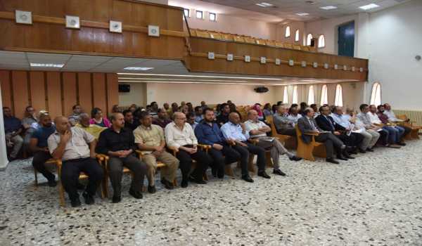 رئيس وأعضاء مجلس بلدية بيت لحم يلتقون بطاقم البلدية 