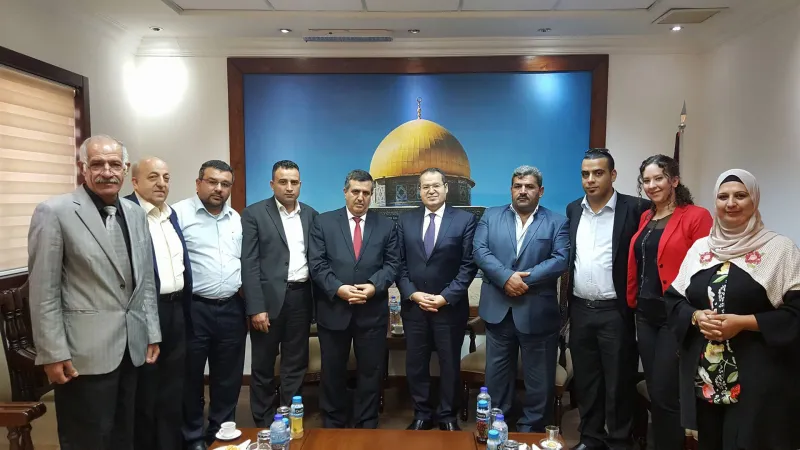 لقاء يجمع رئيس وأعضاء مجلس بلدية بيت لحم بمستشار الرئيس للشؤون الدبلوماسية