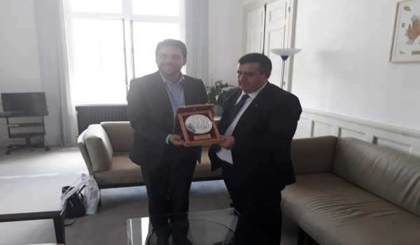 رئيس بلدية بيت لحم يلتقي بنائب رئيس بلدية باريس