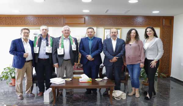 رئيس بلدية بيت لحم يستقبل رئيس بلدية سوتشافا الرومانية ويبحثان سبل التعاون المشترك