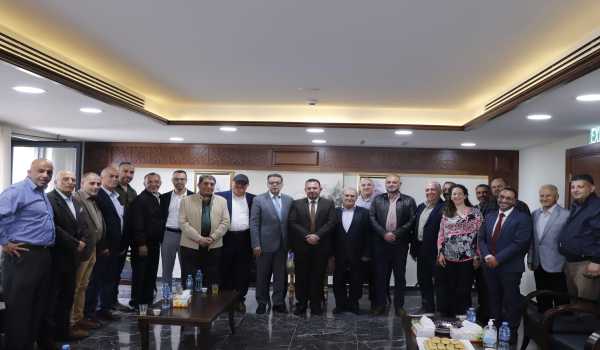 ممثلو الجمعية الخيرية الوطنية الأرثوذكسية، والجمعية الأنطونية الخيرية البيتلحمية، وجمعية مار أفرام للسريان الأرثوذكس يقدمون التهاني والتبريكات لرئيس وأعضاء مجلس بلدية بيت لحم المنتخبين